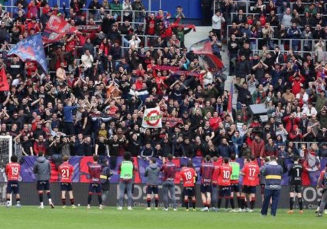 NOS QUEREIS ECHAR
DE NUESTRO SADAR
GRITAREMOS MÁS 
CANTAREMOS MÁS