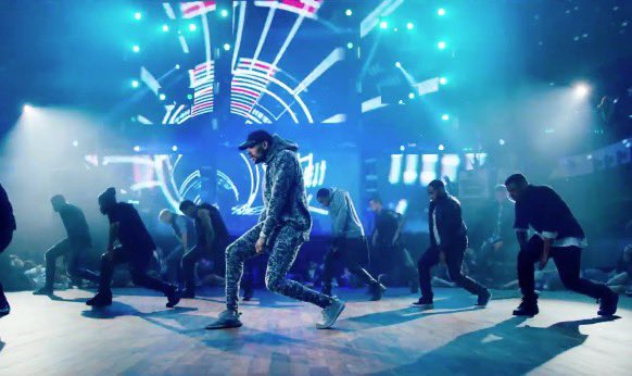 MagicHandz's tweet image. I can tell you never seen the #ROYALTY music videos cause everything I said was correct.