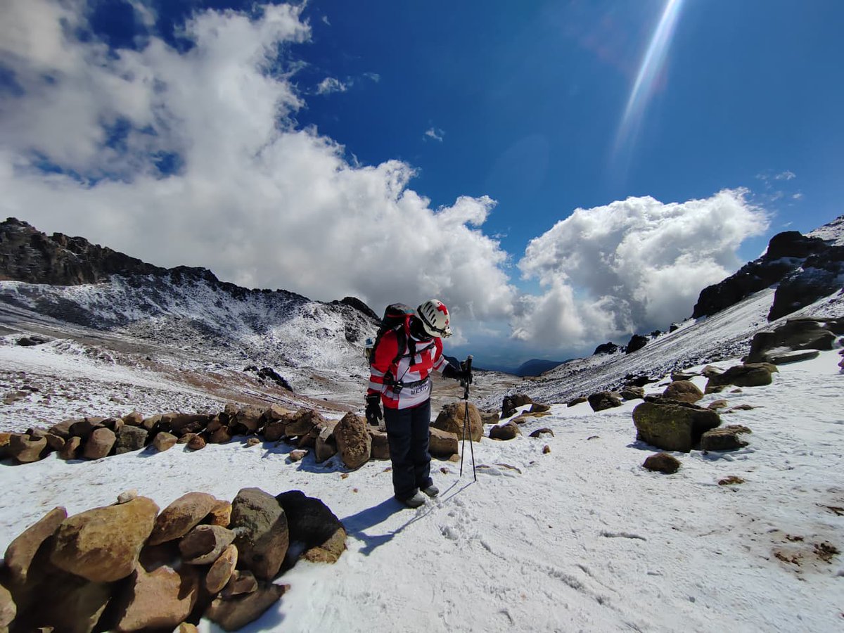 En el #DíaInternacionalDeLaMujer, reconocemos la labor y vocación de las mujeres que forman parte de la Cruz Roja #Edoméx.

Paramédicas, recepcionistas, doctoras, enfermeras, voluntarias, veteranas y jóvenes. Su trabajo diario salva vidas. #LoHacemosJuntas 

#8M