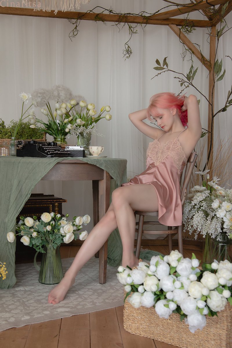 cinaritsa's tweet photo. Dear ladies, Happy International Women's Day! Each of you is beautiful in your own right, never forget that. May you always be loved and happy 🪷#8march #8March #photoshoot #womensday https://t.co/iu7S3ANad6