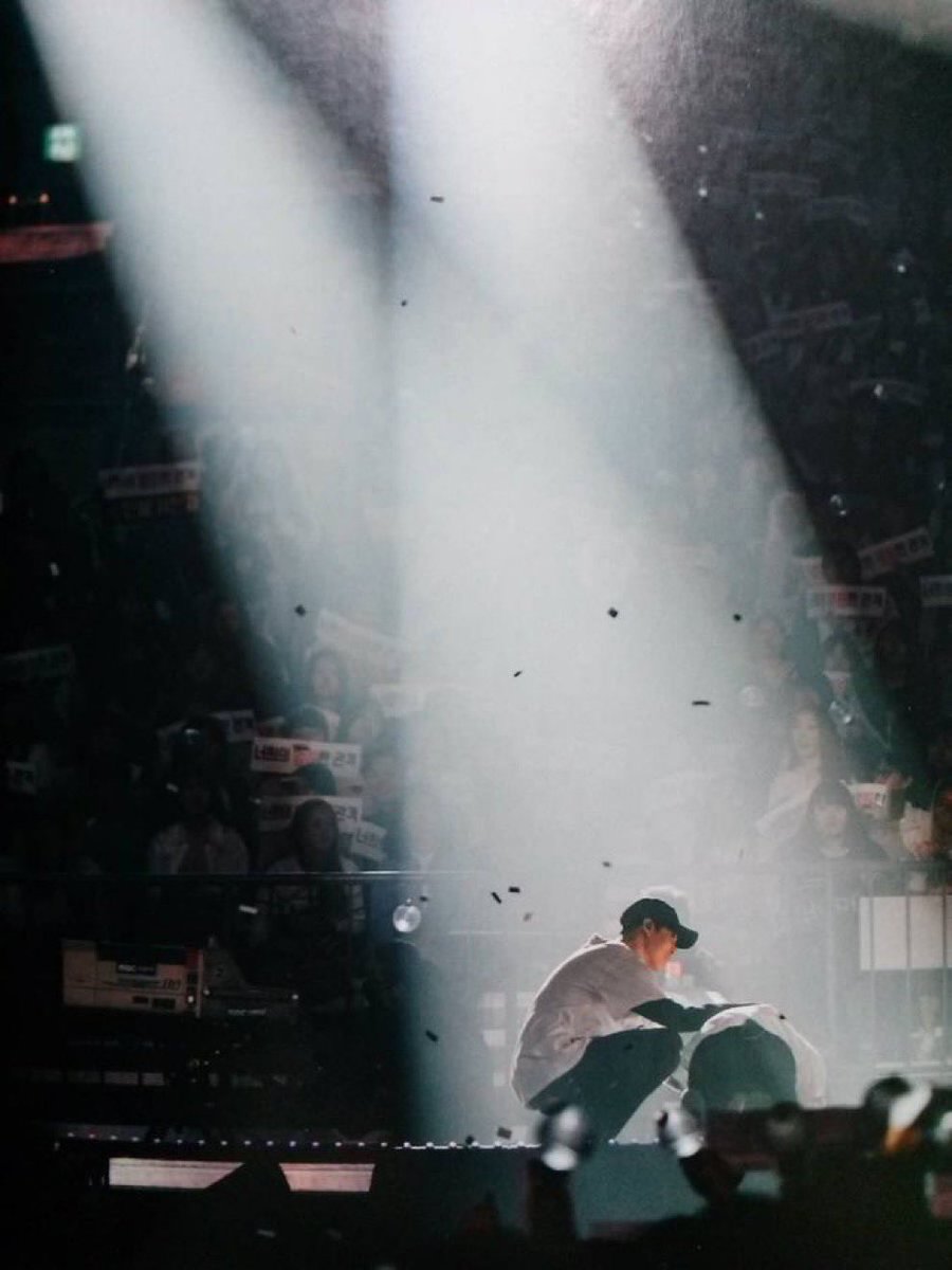 태어나줘서 고마워 민윤기🖤
음악해줘서 고마워 민윤기🖤
SUGA 되어줘서 고마워 민윤기🖤
AGUST D 되어줘서 고마워 민윤기🖤
사랑해 민윤기🖤

#해피슈가데이
#여전한_서로의벗_서로의닻
#3월의_선물_슈가
#HappyBirthdaySUGA

HAPPY SUGA DAY