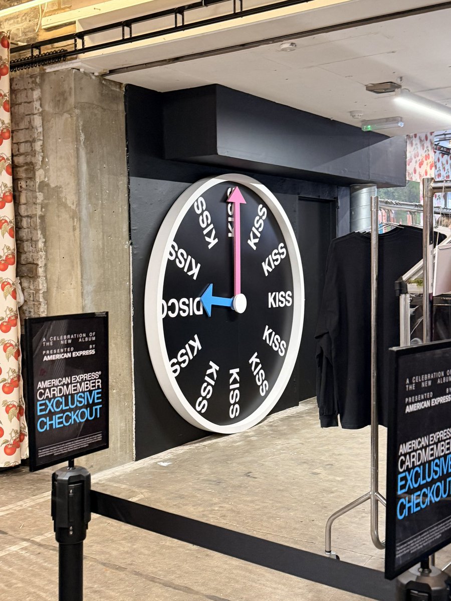 Chloe 🪩 tweet media