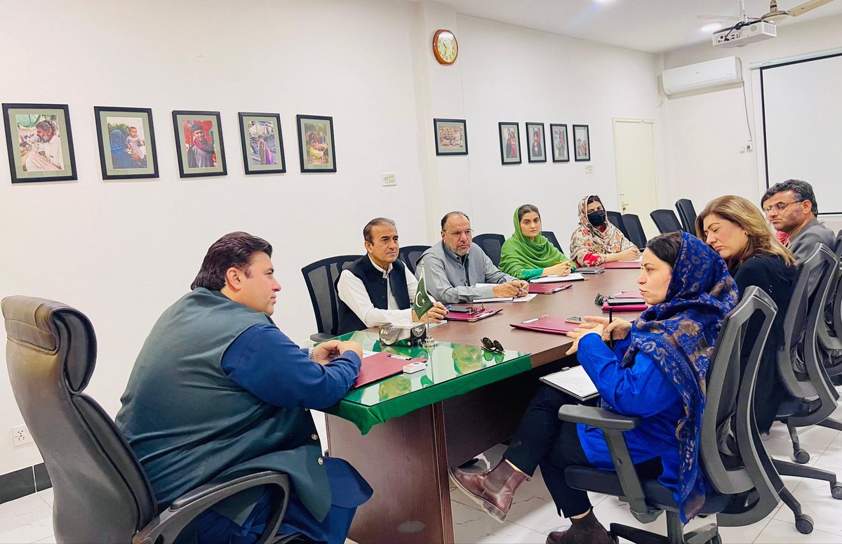 _CARKP's tweet photo. Meeting at the CAR, KP office with International Organization for Migration (IOM) to explore joint efforts and future support activities for vulnerable and host communities. https://t.co/Wi6hrk6Zr7