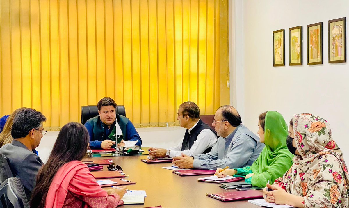 _CARKP's tweet photo. Meeting at the CAR, KP office with International Organization for Migration (IOM) to explore joint efforts and future support activities for vulnerable and host communities. https://t.co/Wi6hrk6Zr7