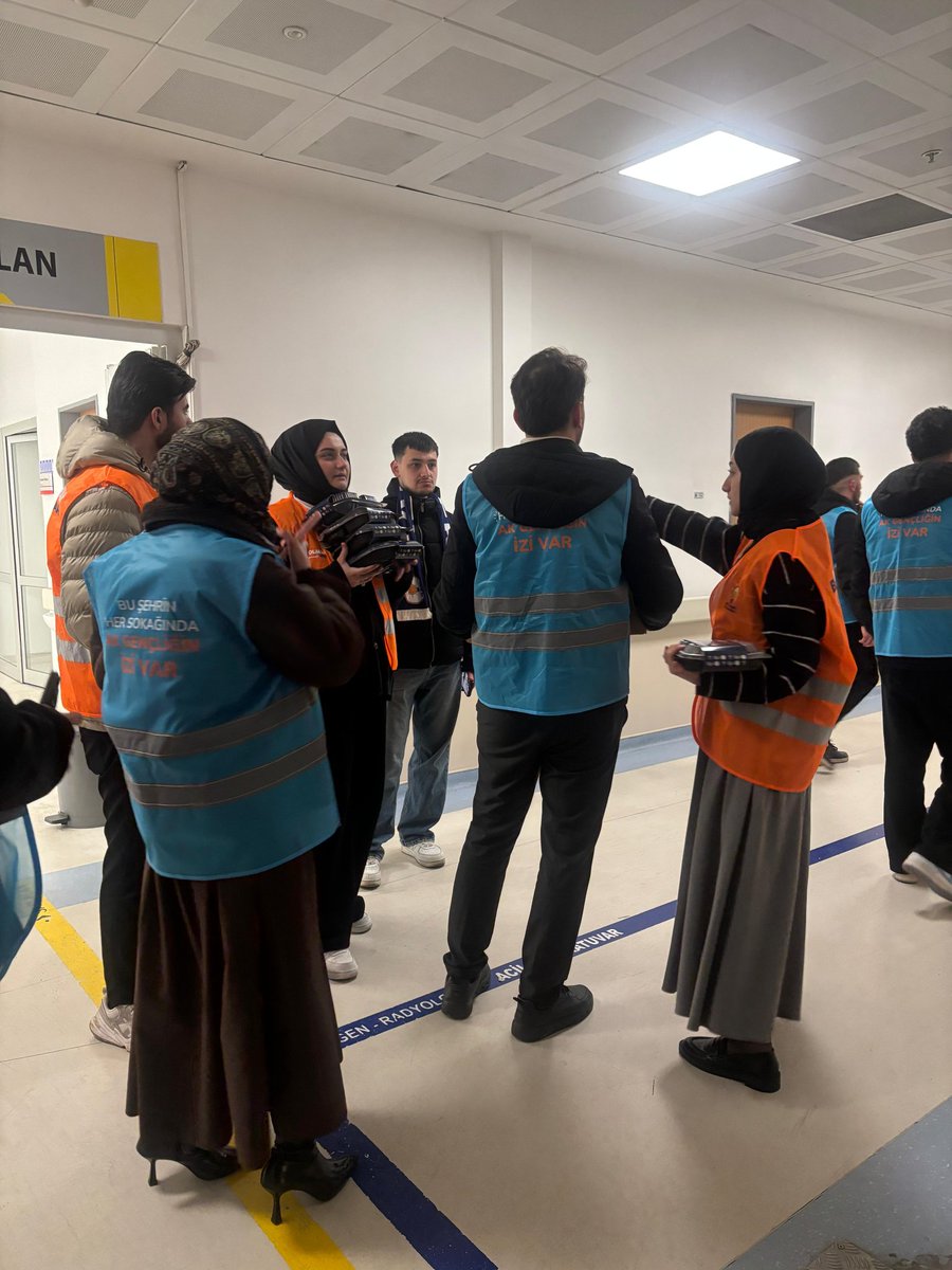 Ramazan 18🌙
📍Mahallemizin Emektar Esnafı Eşref Abimizin Geleneksel "Enişte Çay Ocağı İftarı"
📍 <a href="/SariyerAkgenc/">AK Gençlik Sarıyer🇹🇷</a> klasiği Sahura 5 Kala