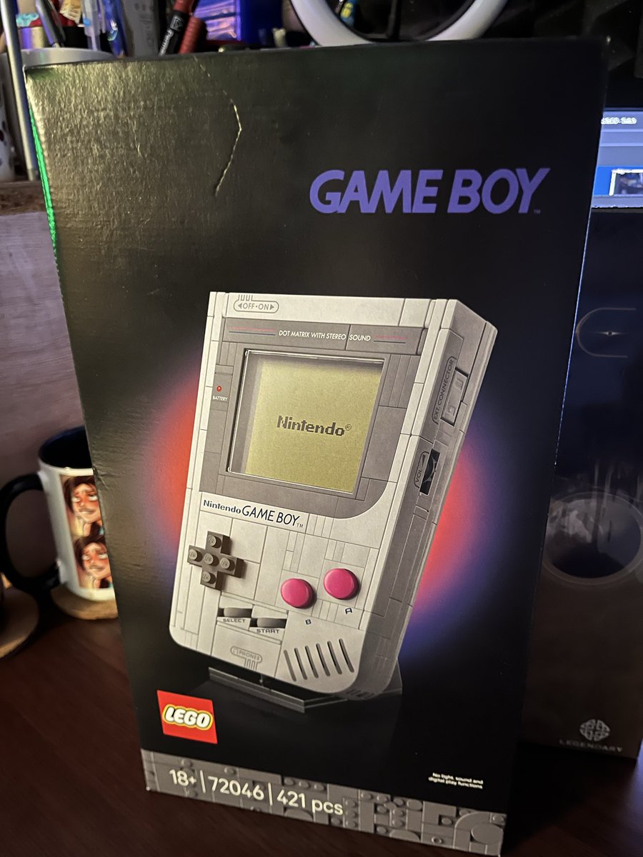 vadimbanev's tweet photo. Finally arrived! This will be fun to build! #lego #gameboy #legogameboy https://t.co/PVwsbm5wAI