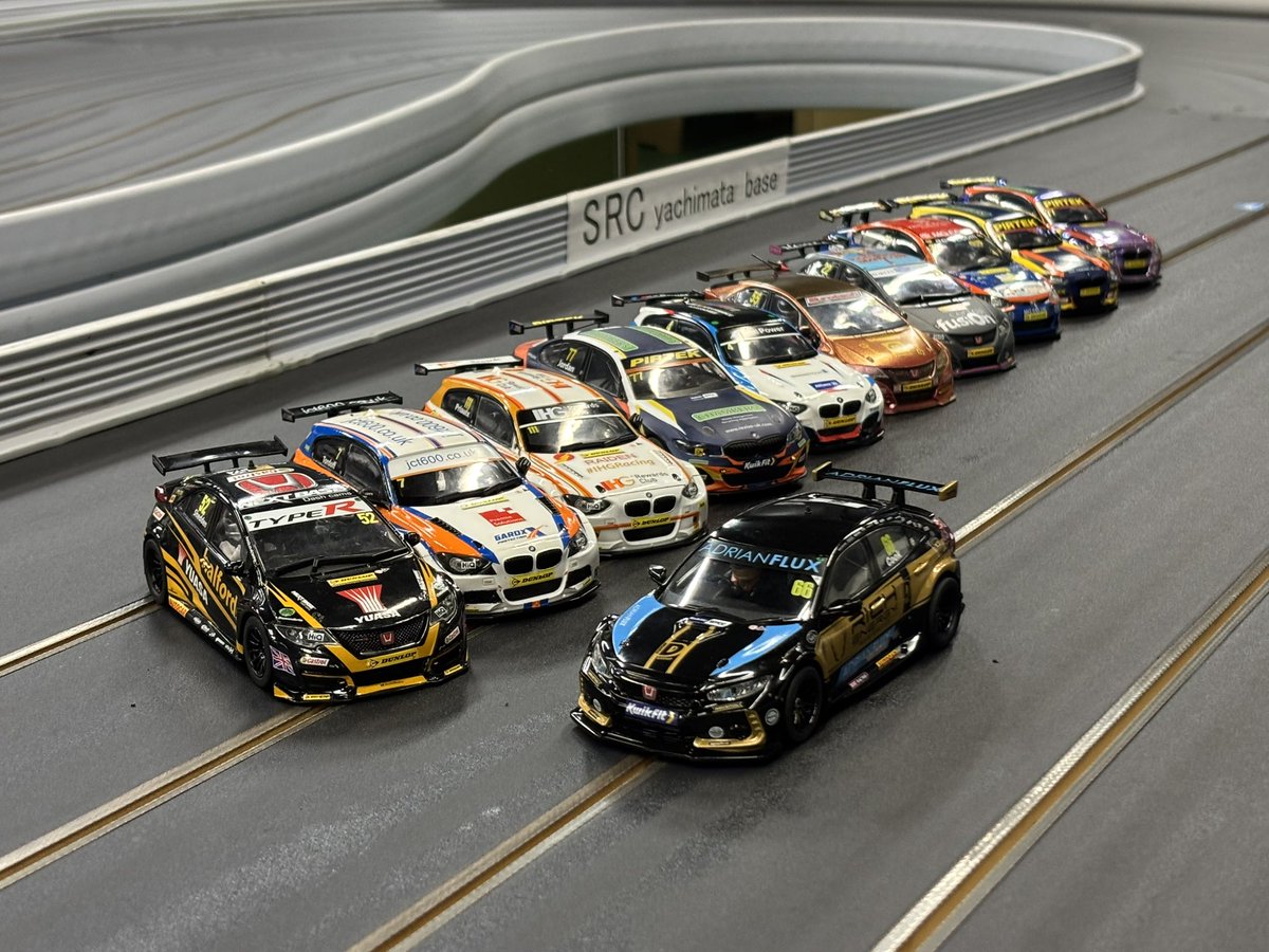 WhiteBRZ_7o7's tweet photo. 今年の初のスロットカー😀車も買った😀

SRC公式戦もここからは最終戦〜
https://t.co/lSQtU5gVE3 DTM は2位、年間ランキングも2位〜
SCALEXTRIC BTCCも2位、年間ランキングは優勝😀父親とのバトルがなかなか熱かった😃

楽しかった😀 https://t.co/ok5OLxWXa7