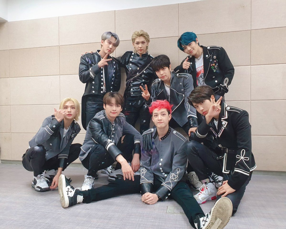 skzchartdata's tweet image. Stray Kids joins BTS as the only K-pop boy groups to have at least 3 M/Vs with 400M views on YouTube!

REAL PARTY STARTS AT 400M 
#BackDoor400MViews 
#BackDoor @Stray_Kids