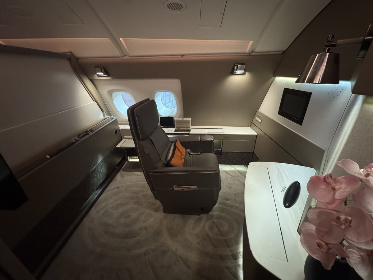 88888Human tweet media