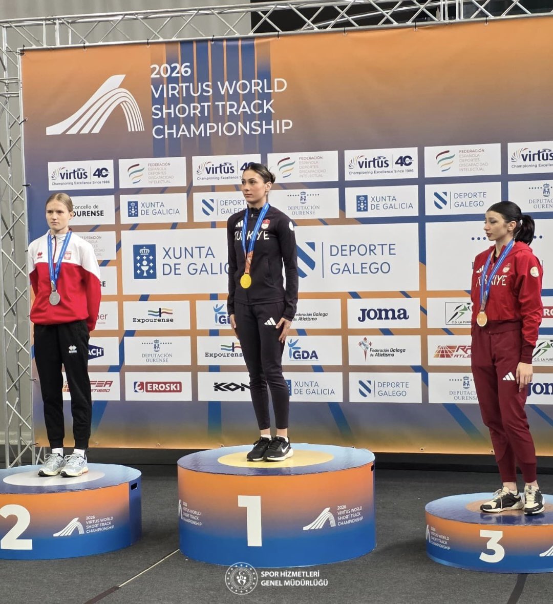 Avrupa rekoru kıran Aysel, dünya şampiyonu! 🇹🇷🥇

İspanya’nın Ourense kentinde düzenlenen VIRTUS Para Atletizm Dünya Salon Şampiyonası’nda yarışan özel sporcumuz Aysel Önder, T20 kategorisinde Avrupa rekoru kırarak dünya şampiyonu oldu. 🏃‍♀️💪🥇

Muhteşemsin Aysel! 👏🇹🇷✨