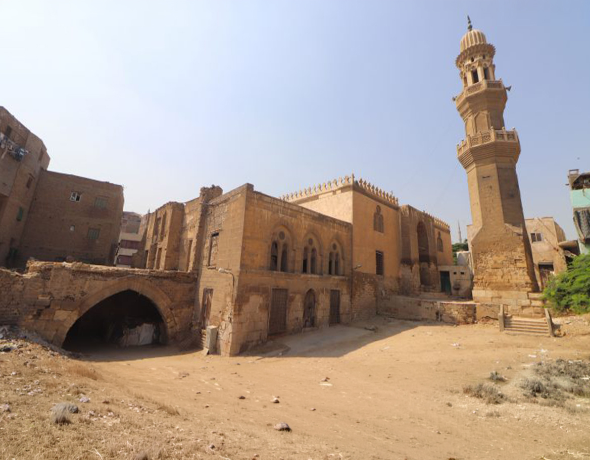 re_AImagined's tweet photo. To keep the momentum going as we work on our larger projects, today we’re sharing a #MiniProject exploring the Emir Manjak Complex in Al-Darb Al-Ahmar, Cairo.
علشان نحافظ على الزخم وإحنا شغالين على مشاريعنا الأكبر، بنشارك النهارده #مشروع_صغير بنستكشف فيه مجمع الأمير منجق في الدرب الأحمر بالقاهرة.
1/3