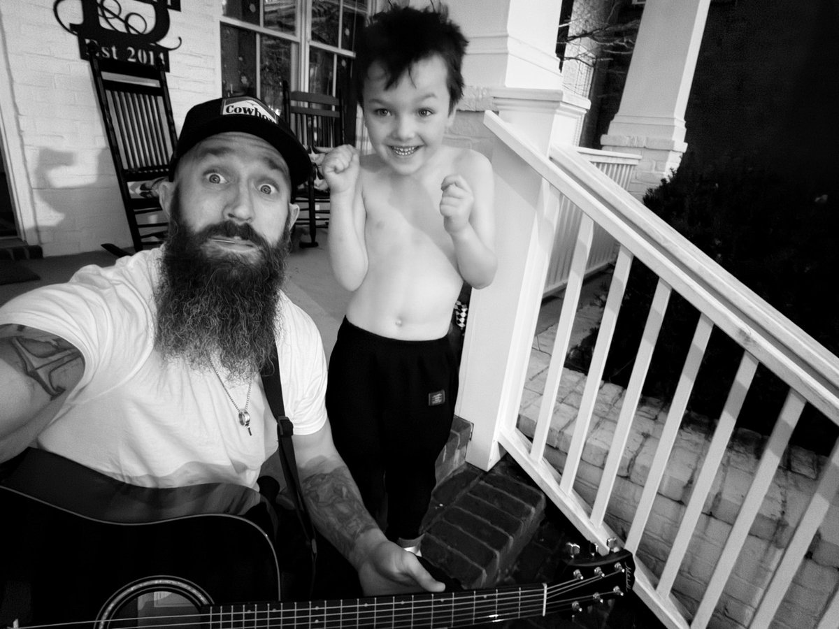 Mike Bennett tweet media