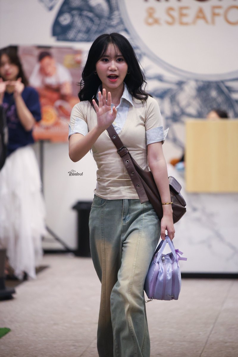 Alya <a href="/AA_AlyaJKT48/">Alya Amanda</a> 👋