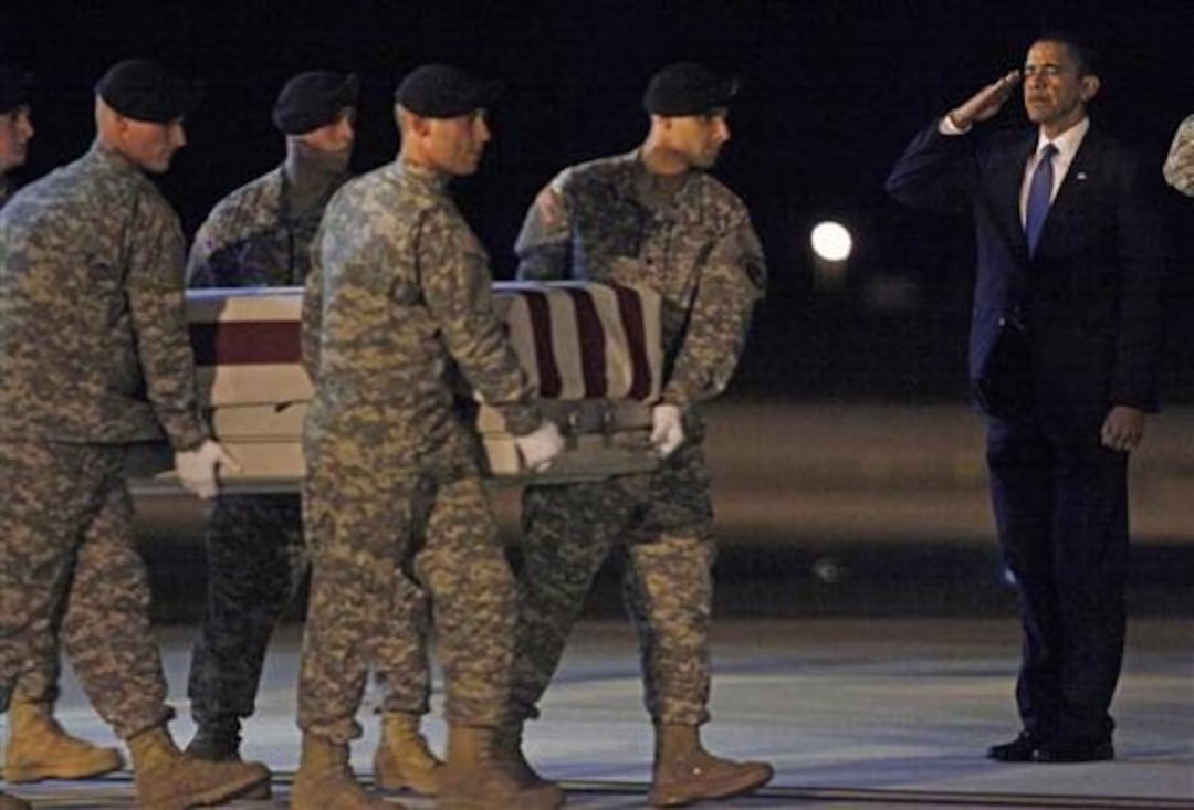 DisavowTrump20's tweet image. I like Presidents who know how to respect our fallen soldiers during a dignified transfer.