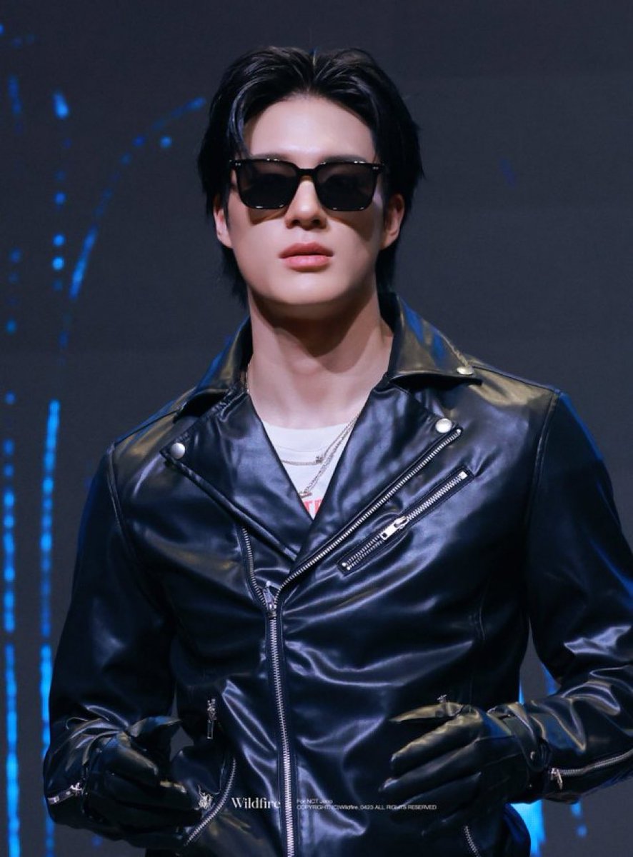 leejen_oh_423's tweet photo. Lee Daddy Jeno. https://t.co/jdOrG0SuY2