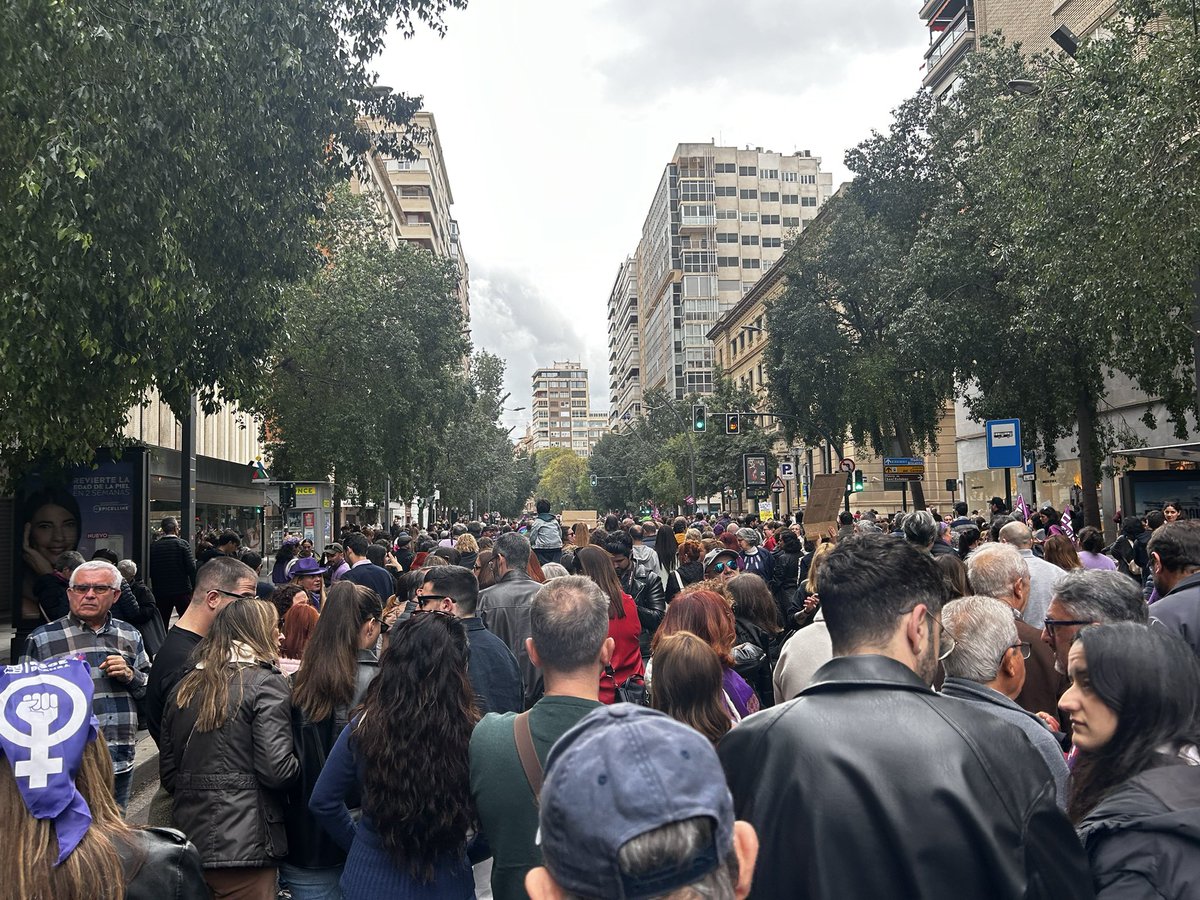Como cada #8M, salimos a la calle.

Por lo que es justo.

Por los derechos humanos. 

Por la igualdad.

Porque esta causa nos interpela a todas y todos.

Porque no dejaremos que el pasado avance.

¡Feliz día a todas las mujeres! 💜