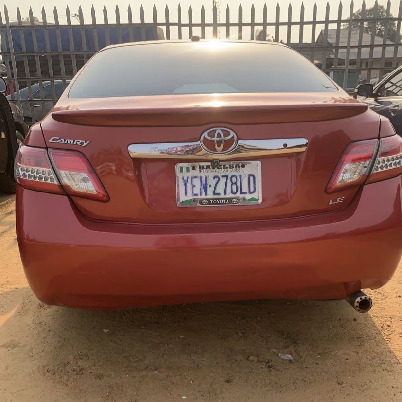 akwaautosng's tweet image. Red Toyota Camry SE muscle 2011(spider)
-chrome mesh grille 
-AC working 
-Direct Belgium 
-Price: N7,600,000
For enquirers call:09131741294/ WhatsApp 0704 576 0442
#akwaautosng #nationalgrid #blowthisup #InternationalWomensDay #FuelPrices #الكويت_الآن #PerthSanta #Newsnigeria