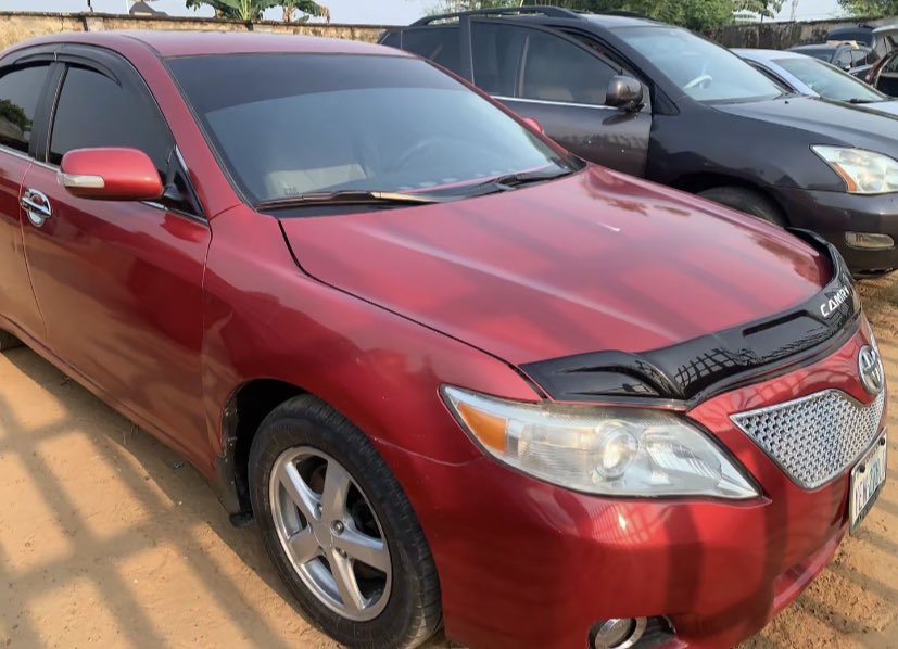 akwaautosng's tweet image. Red Toyota Camry SE muscle 2011(spider)
-chrome mesh grille 
-AC working 
-Direct Belgium 
-Price: N7,600,000
For enquirers call:09131741294/ WhatsApp 0704 576 0442
#akwaautosng #nationalgrid #blowthisup #InternationalWomensDay #FuelPrices #الكويت_الآن #PerthSanta #Newsnigeria