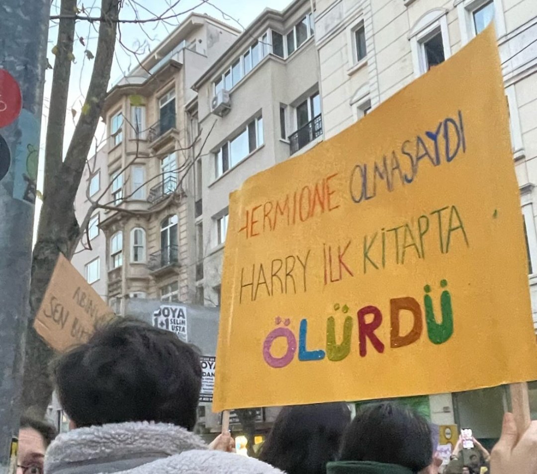 Potterverse tweet media