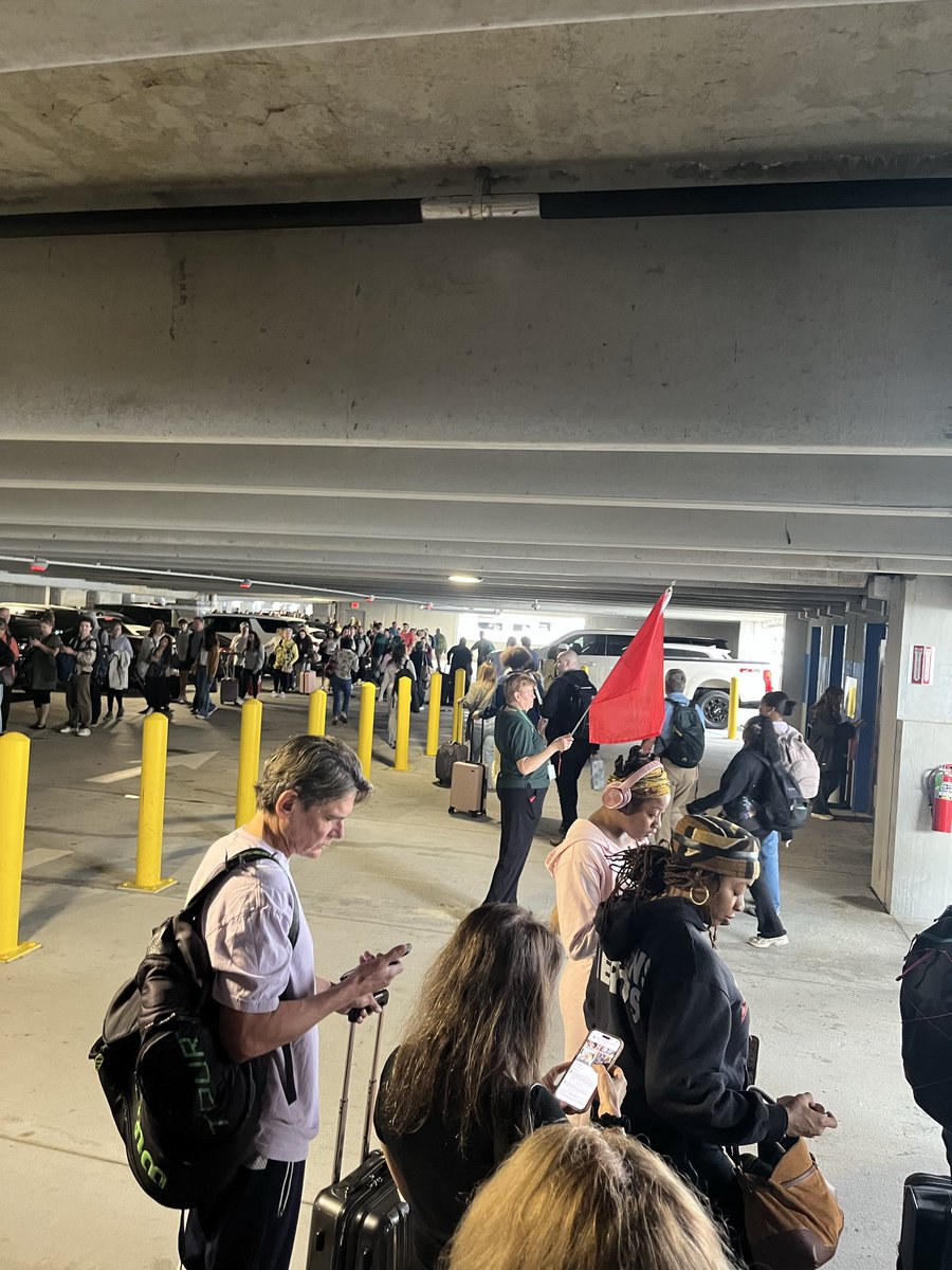 MrHuntsHistory's tweet photo. @CNN @FoxNews @AP @CBSNews @NBCNews @ABC anyone covering TSA callouts today? This is security line at MSY. https://t.co/qiW5EflhSt