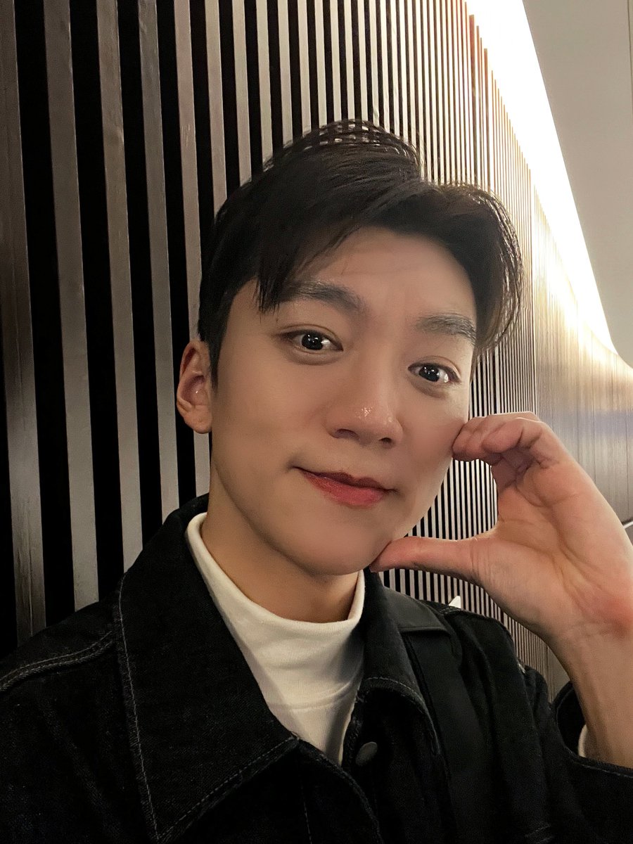 허챔 tweet media
