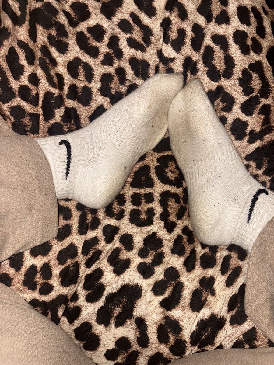 MissLeahsFeet's tweet photo. Day 3 wear btw https://t.co/ZthjR3Ebeh