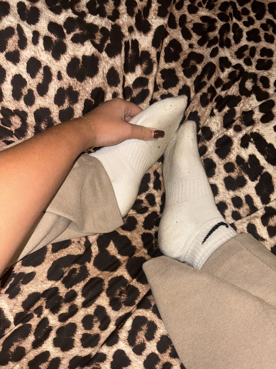 MissLeahsFeet's tweet photo. Day 3 wear btw https://t.co/ZthjR3Ebeh