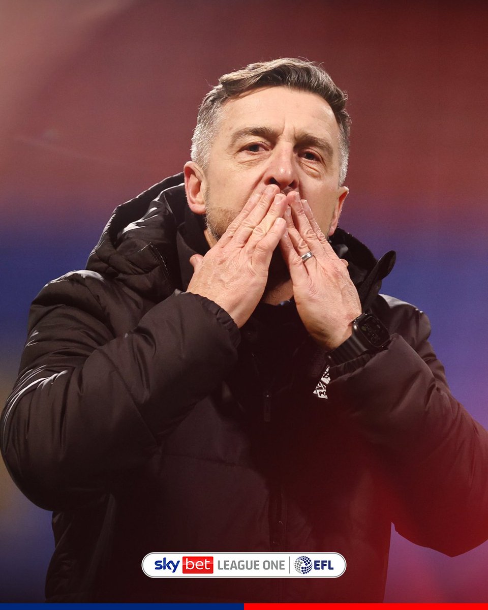 SkyBet's tweet photo. Up. The. Vale. ⚫️⚪️

57 places separate @OfficialPVFC and Sunderland, but the League One side have dumped out their Premier League opponents 🙌

The Valiants are through to the FA Cup quarter-finals for the first time since 1954 📜 https://t.co/zbo0kw2EXr