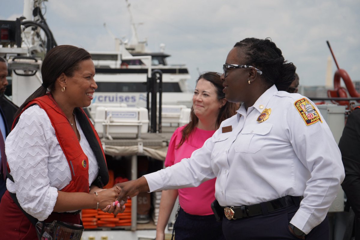 Mayor Muriel Bowser tweet media