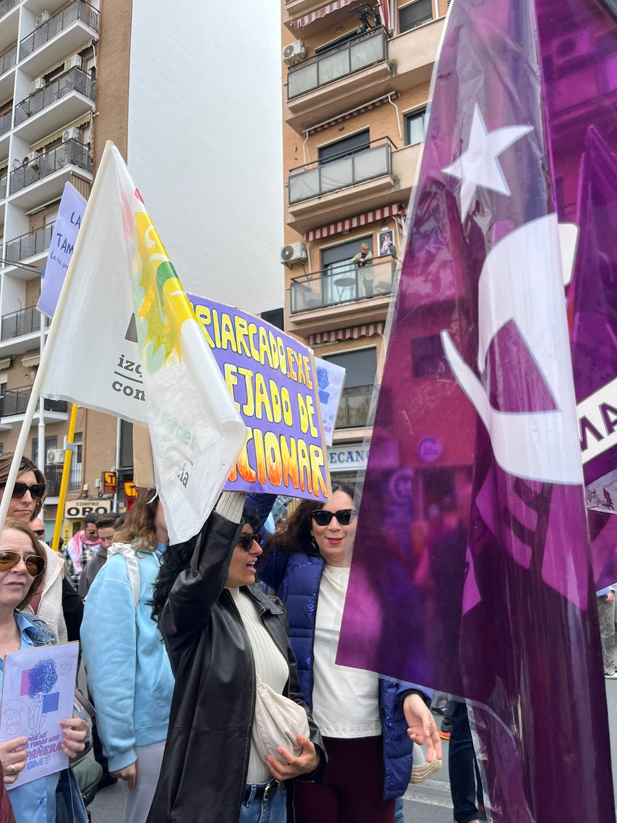 ✊🏻💜 Aquí están, estas son las de la revolución 

🫂 Gracias a todas las que habéis salido un año más con #MovimientoFeministaHuelva