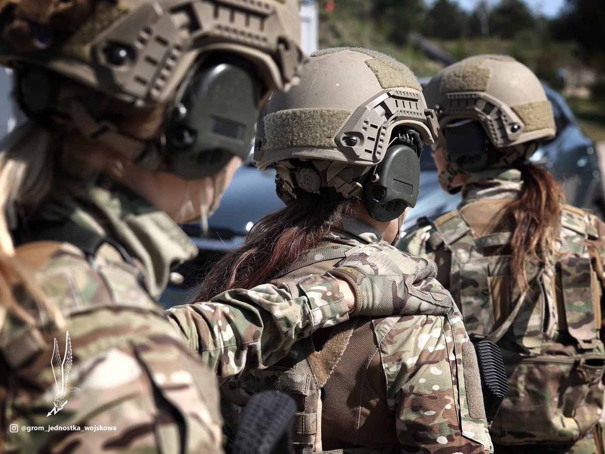 NATO_SOF's tweet image. On International Women's Day, we celebrate the extraordinary women whose courage and dedication strengthen our Alliance every day 💪💙

Together, we stand shoulder to shoulder. 

#InternationalWomensDay #IWD2026 #WeAreNATO

📸 @bundeswehrInfo | Jednostka Wojskowa GROM |