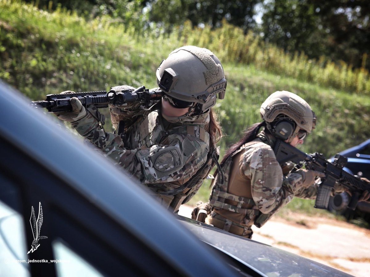 NATO_SOF's tweet image. On International Women's Day, we celebrate the extraordinary women whose courage and dedication strengthen our Alliance every day 💪💙

Together, we stand shoulder to shoulder. 

#InternationalWomensDay #IWD2026 #WeAreNATO

📸 @bundeswehrInfo | Jednostka Wojskowa GROM |