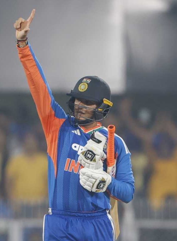 Manishkumarke15's tweet photo. India 🇮🇳
India rewrites the record books with the highest team score in a T20 World Cup final 👏🔥
Outstanding effort from @IamSanjuSamson, @OfficialAbhi04 @ishankishan51, with strong support from @IamShivamDube. Let’s bring the same energy with the ball 👏
#T20WorldCup2026final https://t.co/q9mlWFgV7T