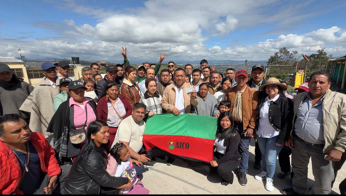 JesusCuasapud's tweet photo. Hemos ejercido nuestro derecho al voto, convencidos de que la democracia se fortalece cuando el pueblo participa.

Invitamos a todo el pueblo colombiano a salir a las urnas y ejercer este derecho que nos pertenece a todos.

Hoy Colombia decide. 🗳️🇨🇴 https://t.co/dQixIFshVm