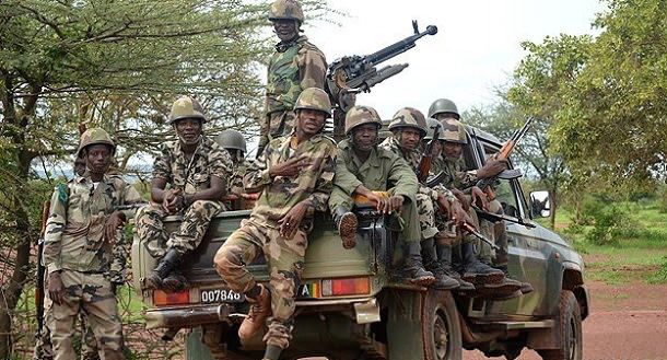 DailyTimesNGR's tweet image. Troops of the Joint Task Force, Operation Whirl Stroke, have rescued two kidnapped Unity Bank staff during a joint military operation across Benue and Taraba states. 

Read full story:
dailytimesng.com/army-rescues-t…

#DailyTimesNigeria #NigeriaNews #SecurityOperations #NewsUpdate