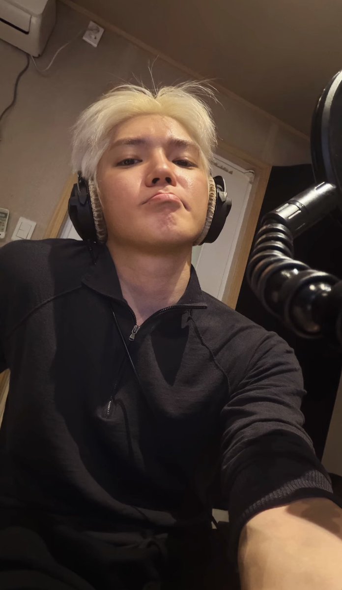 툥 tweet media
