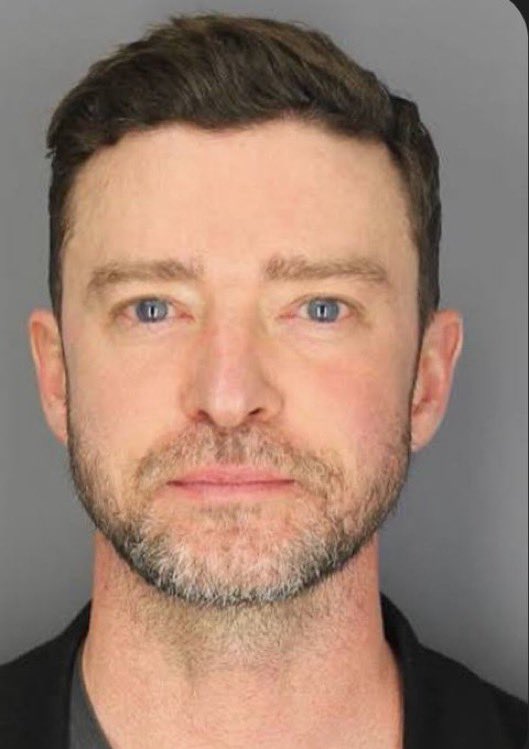 He looks so good, unlike Shitney would look 🤩