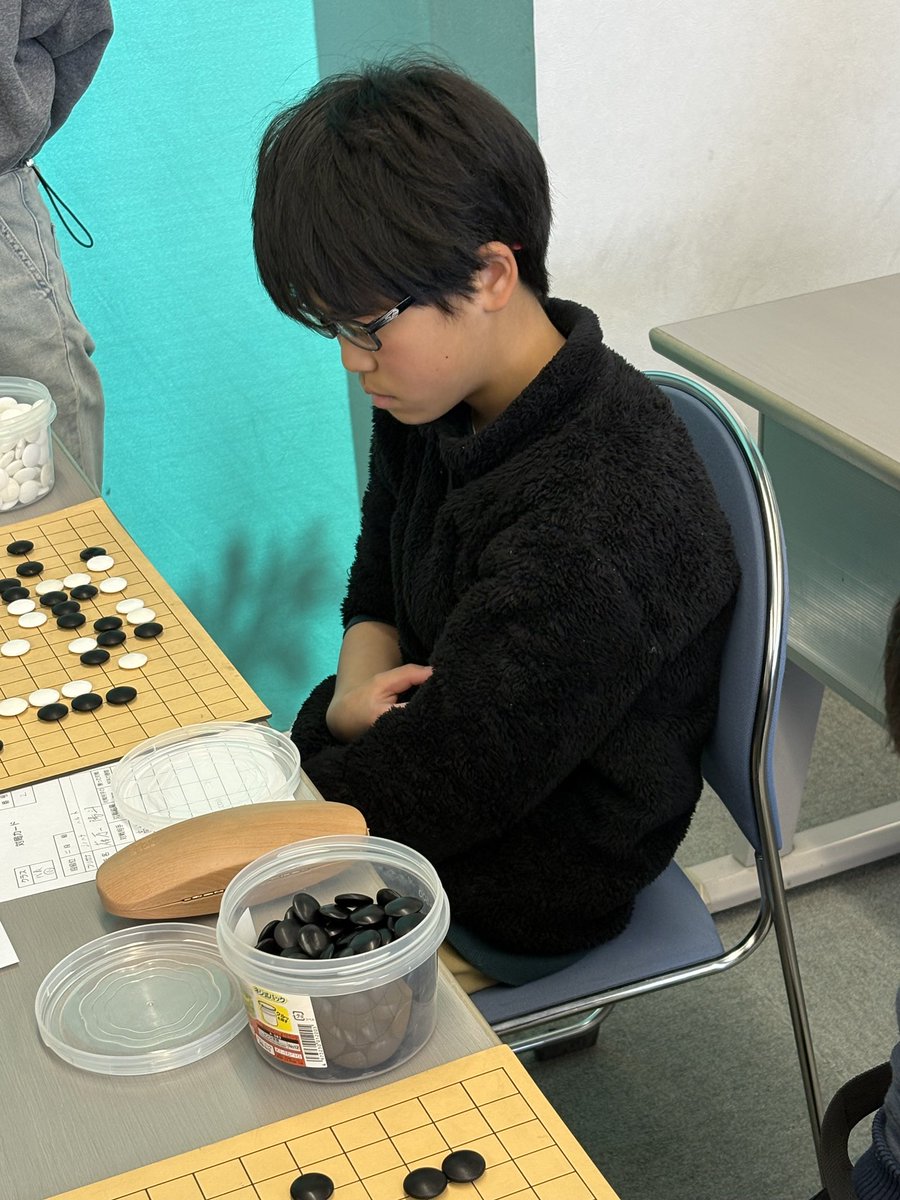 【第29回ボンド杯全日本こども囲碁大会四国大会】

成績　
代表戦　小学生の部

優　勝　神野　友汰
準優勝　佐溝　芽衣
第三位　篠原　陽斗
※敬称略

おめでとうございます🎊㊗️

#囲碁　#ボンド杯　#四国