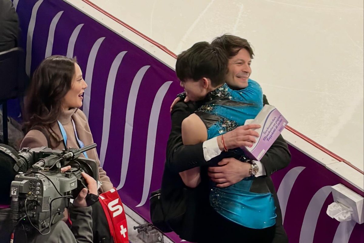 teamchampery's tweet photo. From the Skating School post: https://t.co/RgHRozxEZd

Kiss &amp; Cry pictures by Sean Gillis @europeonice https://t.co/0MBsjzHgV6