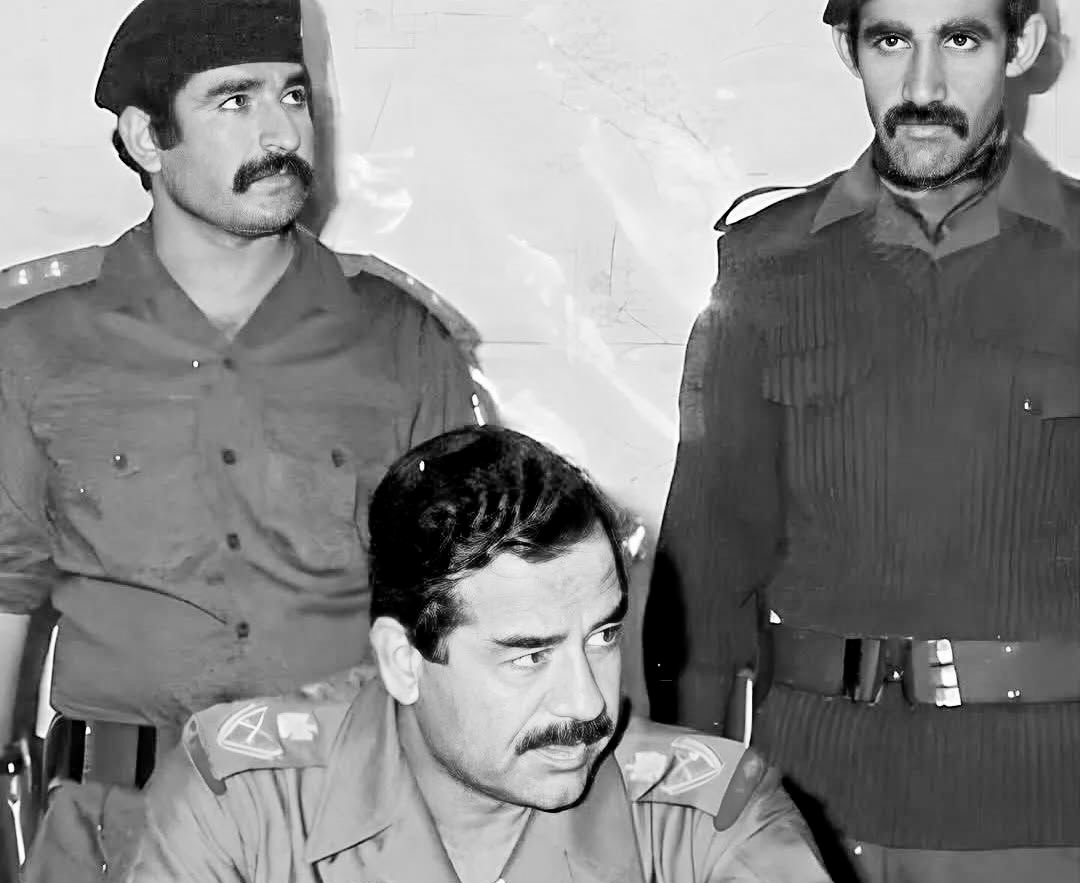 شو قال صدام لطيار الأسير الإيراني:

ربطو السرسري على ظهر صاروخ وخلوه يسلملي على الخميني والله للعن ابوك لابو الخميني ؛)