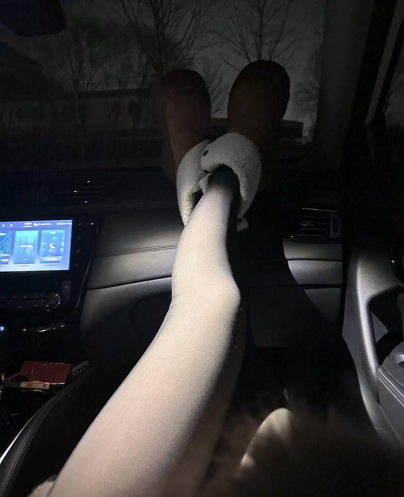 leeba0329's tweet photo. 벌써 주말이네...시간 참 빠르다..

다리가 이쁘잔나  ㅇㅅㅇ
#섹트 #맘눌뎀 https://t.co/CIxXeBcqcd