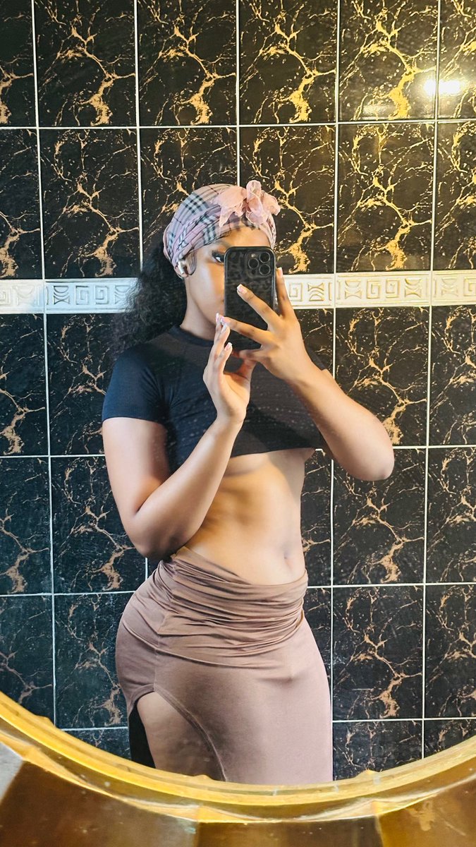 A trans dolls body 💋