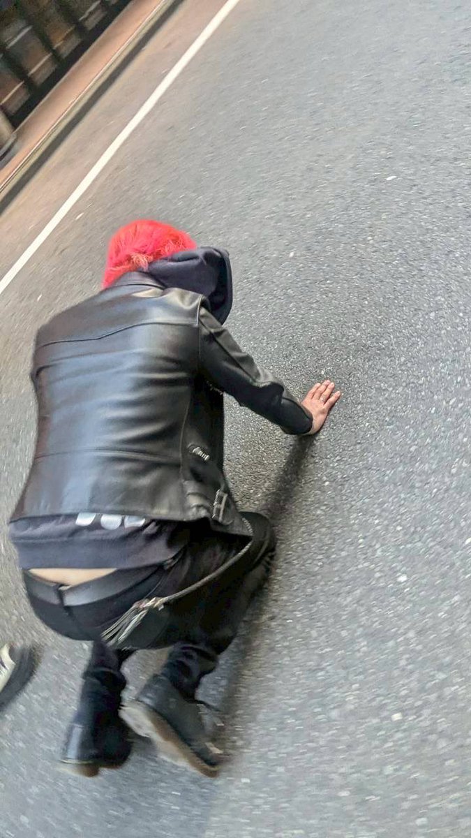 THEだいじょぶズ神田SHOJIMARUありがとうございました〜

ロックンロールは好きな人とやってるし、好きな人とじゃないとやれないよね〜

最後の写真は酔っ払ってるのでは無くて、神田の好きなラーメン屋が閉店してた時の私です…

明日は盛りだくさんなので寝なければ…