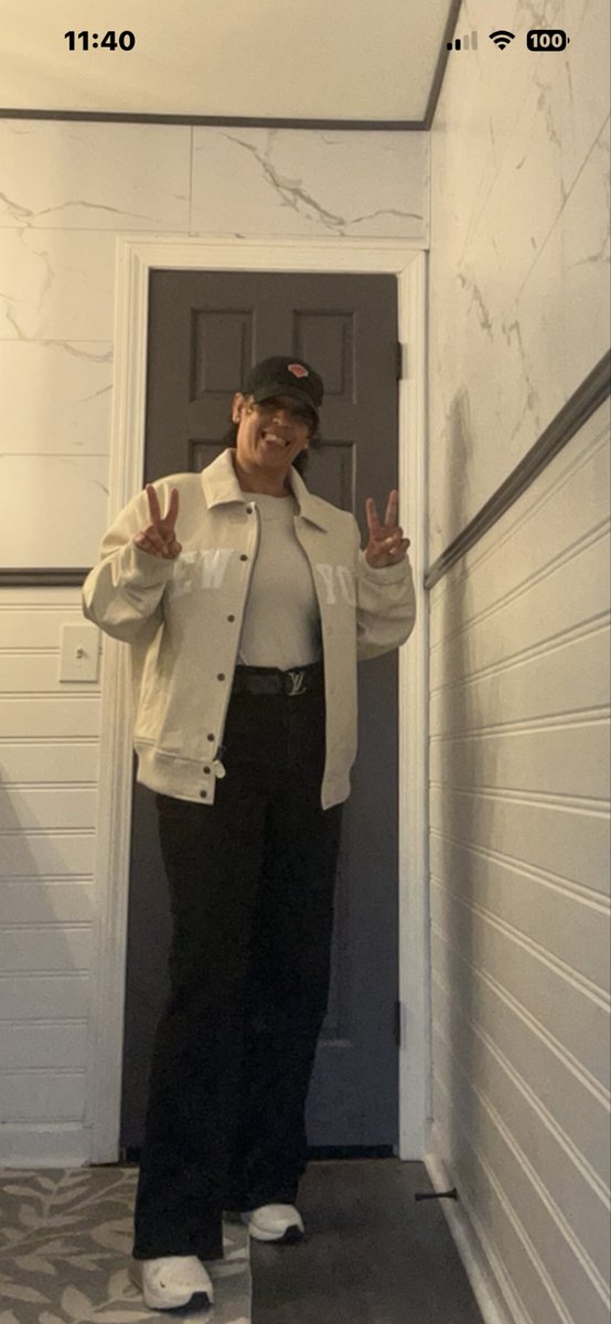 Grimlinsmom's tweet image. Game day VIBE 💙🧡 let’s go #KNICKS !!