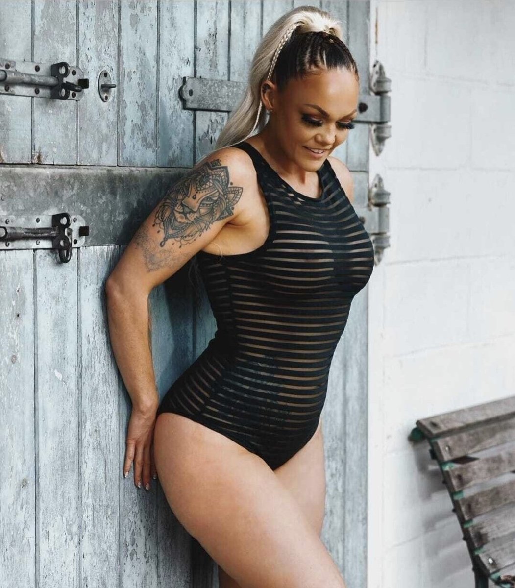 April Velvet x 😈 Hot Wife 🔥 tweet media