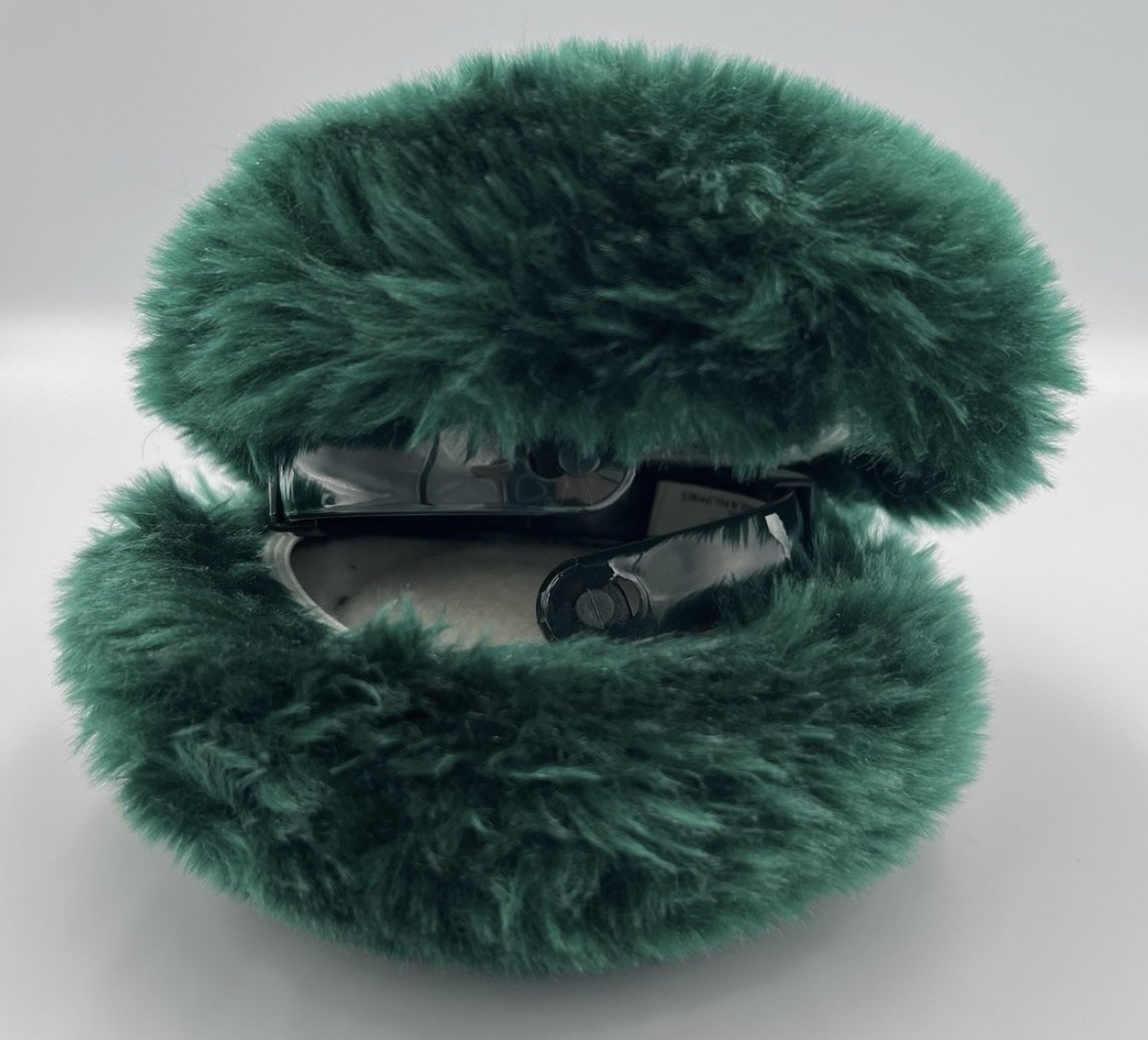 lerdalparker23's tweet photo. Vintage 1980s Emerald Green Faux Fur Thinsulate Earmuffs @GregBruhl3 #Earmuffs https://t.co/G8UR8iE9JF