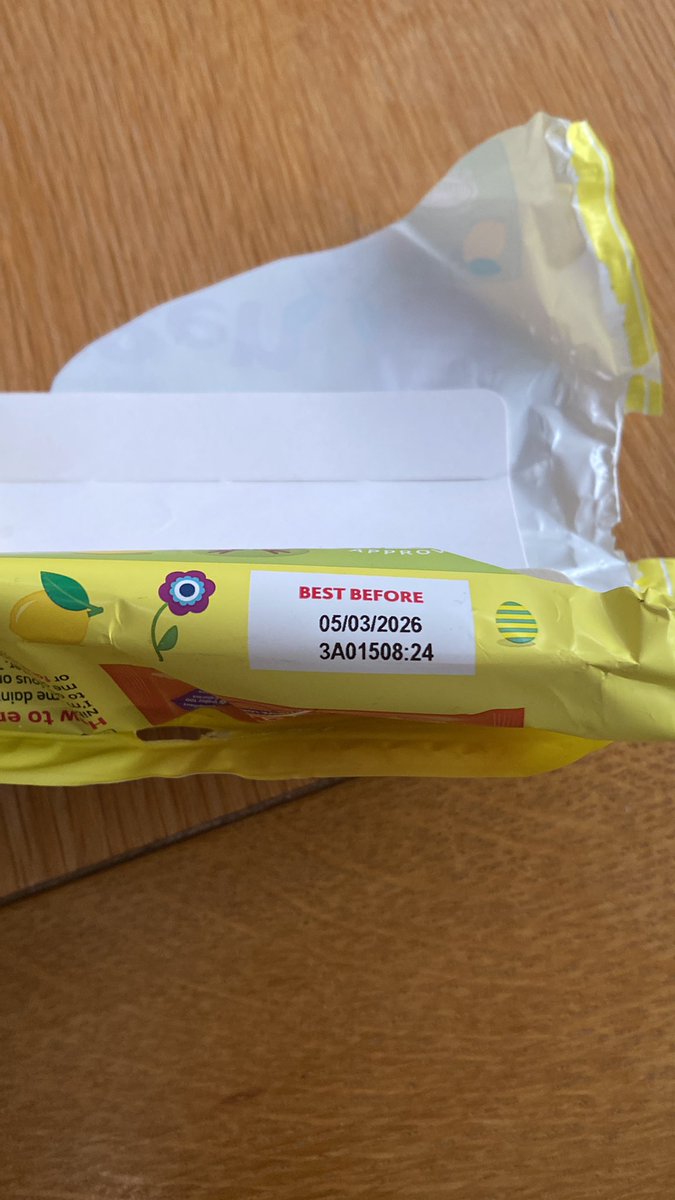 jumpingmuffin's tweet photo. @Tesco shopping arrived today and soreen out of date https://t.co/8pkQ9V3xQa