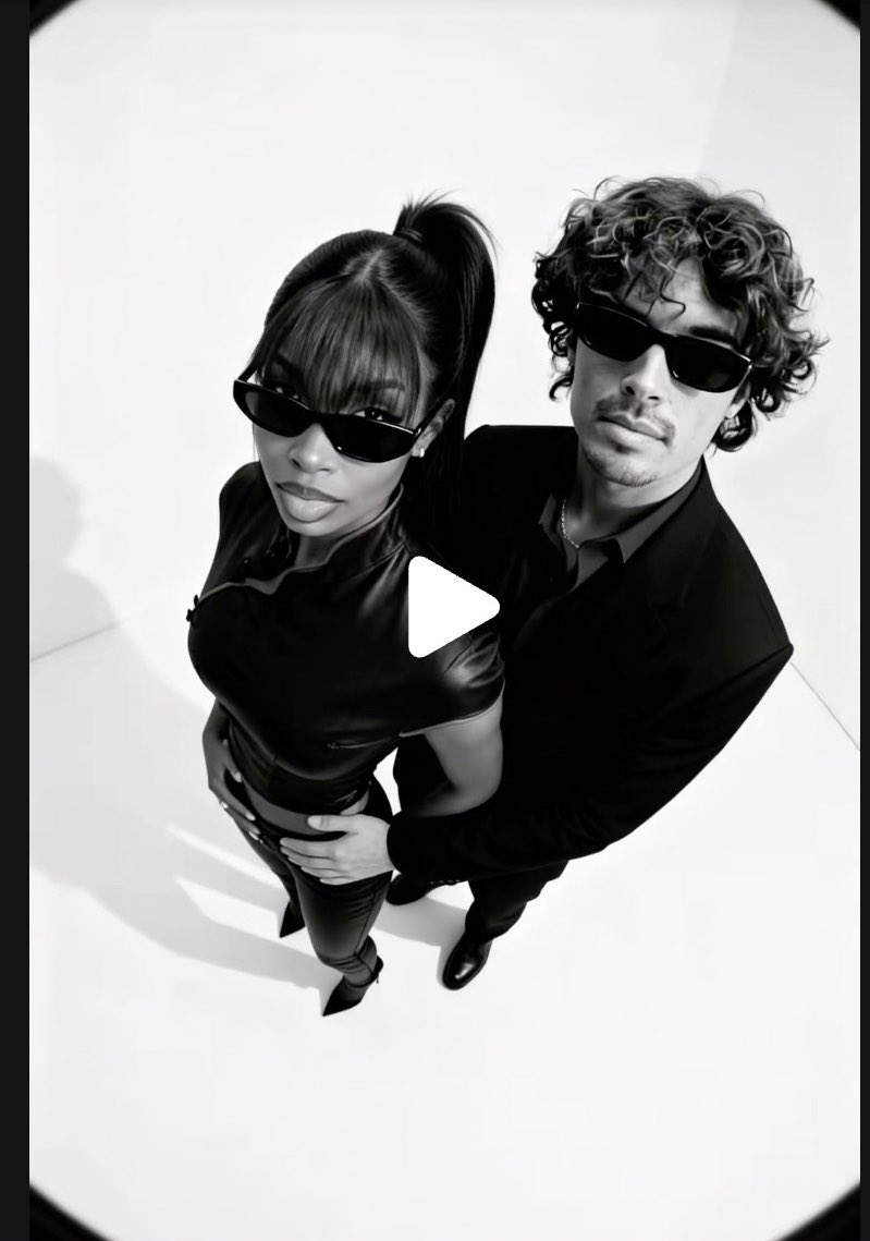 a_xay2's tweet photo. lowkey need them to recreate this 🤭 https://t.co/vIhi7meBMY