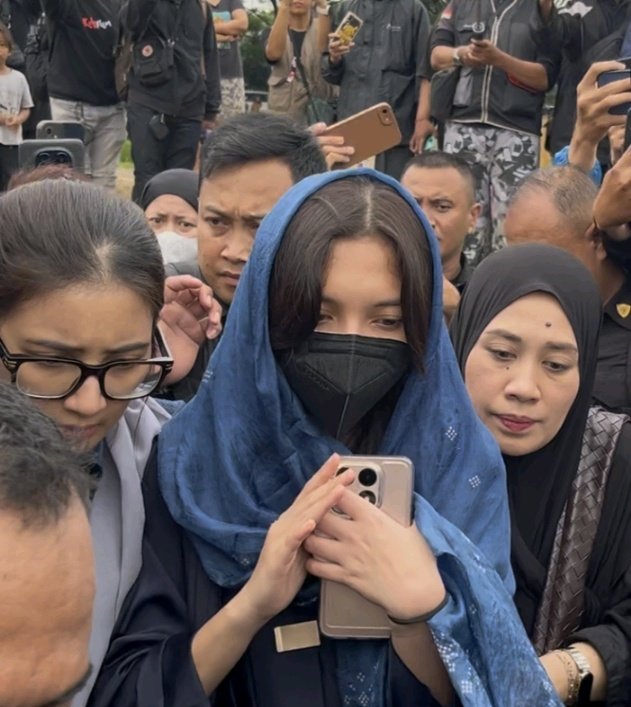 <a href="/sosmedkeras/">sosmed keras</a> Pacaran : 2015
Kanker : 2019
Menikah : 2022
Meninggal : 2026

Tanpa banyak diperlihatkan dan dipamerkan, sheila mau berkomitmen untuk selalu menemani disaat terburuk vidi itu udah jadi bukti kalo dia sayang banget sama vidi. Jahat banget yg julid sheila ini lah itu lah.