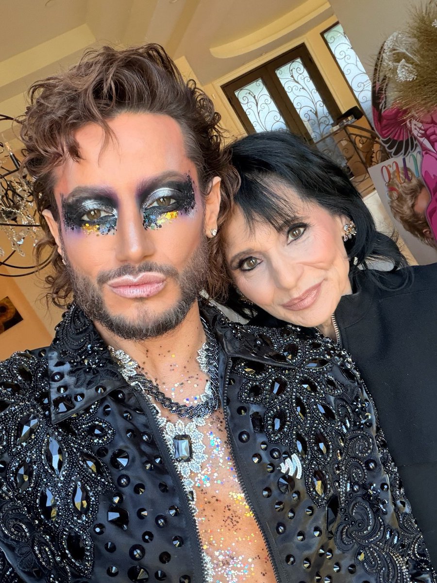 FrankieJGrande's tweet photo. To all the incredible women who’ve inspired me and made me who I am 💖 I love you endlessly and am forever grateful for the impact you’ve had on my life ✨💫 https://t.co/1RyM5PWyeK